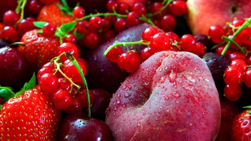 20 Frutas Vermelhas e Seus Benefícios à Saúde